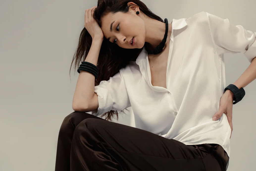 Continuous Coil Cuff Bracelet B001 black