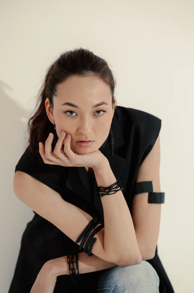 Continuous Coil Cuff Bracelet B001 black